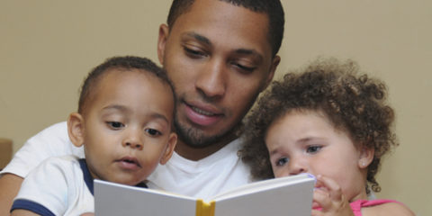 head start partnership dad reading to young children